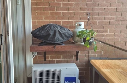 Annandale Apartment | Stylish 1BR Apartment with City Views Mins to CBD