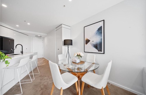 City East Apartment | Stylish 2-Bed Apartment in Canberra CBD