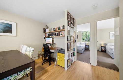 Kingston Apartment | Stylish 2-Bed Apartment Near Kingston Foreshore