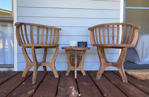 Mitchells Island House | Stylish 2 bedroom Guesthouse - 1 minute from the beach.