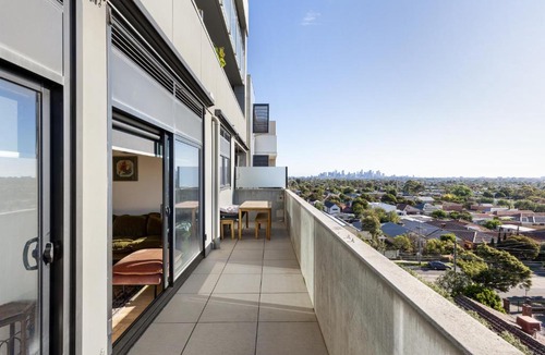 Preston Apartment | Stylish 2-Bedroom Preston Apartment Near Transport