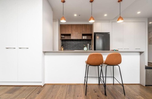 Phillip Apartment | Stylish 2BR Apt 5 mins to Canberra Hospital - Hosted by Canstay