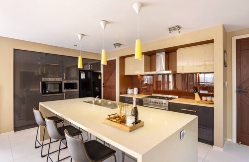 Stretton House | Stylish 2BR House for a Memorable Stay @Stretton