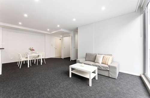 Waterloo Apartment | Stylish 2BR Waterloo Stay Near Cafés & Parks