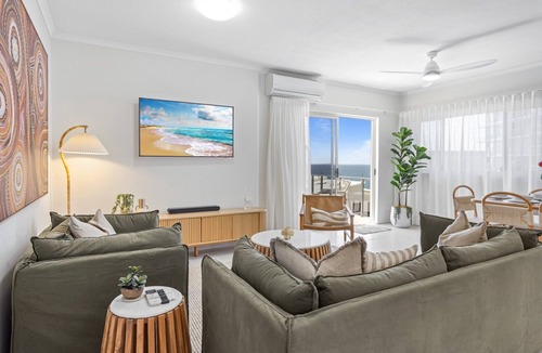 Redcliffe Apartment | Stylish 3-Bed Apartment in Coastal Redcliffe
