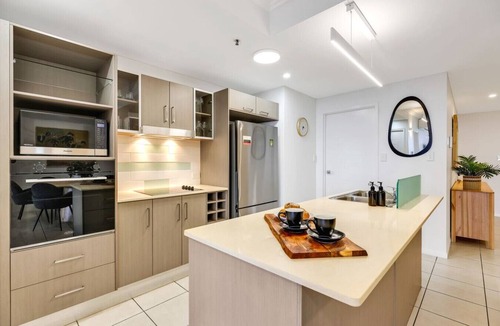 Cairns Central Business District Apartment | Stylish Apartment with City Views, Pool, and Walkable Cairns Location