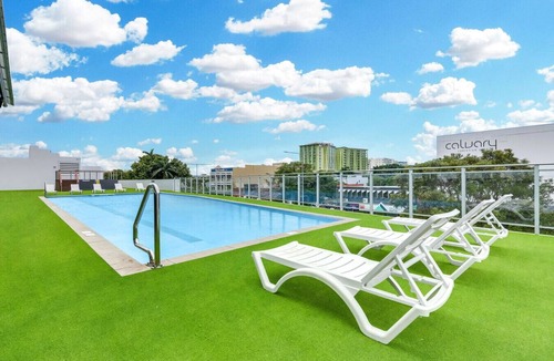 Cairns Central Business District Apartment | Stylish Apartment with City Views, Pool, and Walkable Cairns Location