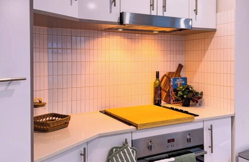 West Perth Apartment | Stylish, bright 2-bedroom apartment with AC in welcoming West Perth- Perth CBD