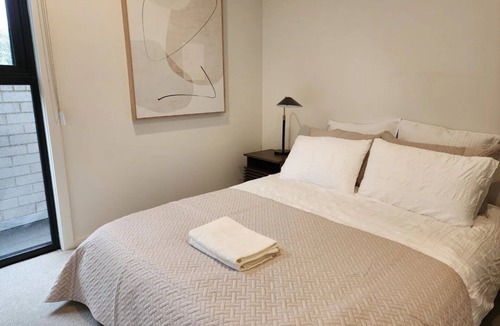 Braddon Apartment | Stylish Central Braddon Stay