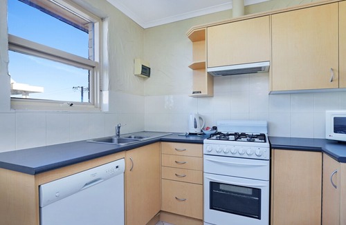 Glenelg North Apartment | Stylish Comfortable 2 bdrm Glenelg North