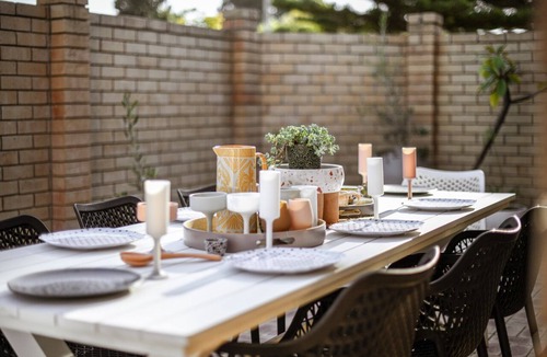 Esperance House | Stylish home to accommodate everyone. Only minutes away from town centre.