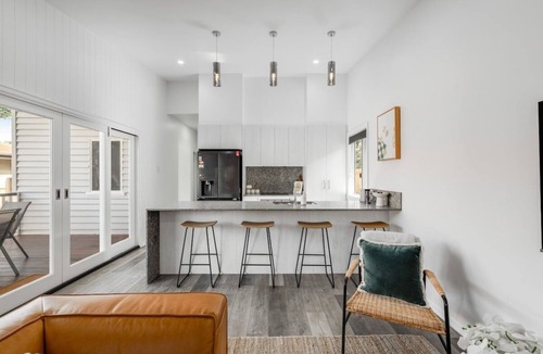 North Toowoomba House | Stylish Inner-City Stay!