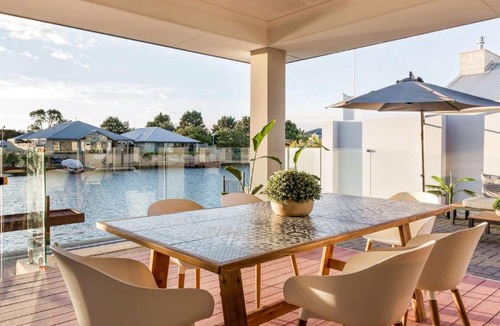 Geographe House | Stylish Marina-Front Getaway