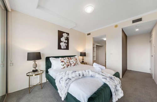 Brisbane Central Business District Apartment | Stylish Roma Parklands Retreat - Stunning Park views from every room, Heated Pool, Gym, Private Carpark, Suncorp Stadium, 10 min walk to CBD