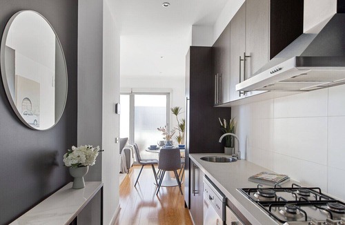 Caulfield North Apartment | Stylish Serenity at Orrong