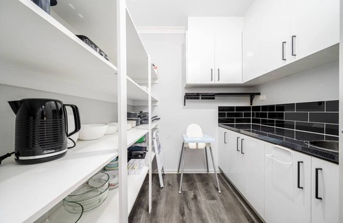 Limonite House | Stylish Spacious 5BR Multifunctional Retreat Home