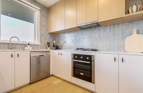 Malvern Apartment | Stylish, Spacious Apartment in Malvern