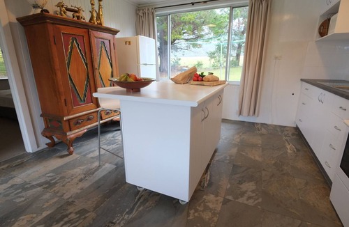 Sisters Beach House | Stylish spacious vintage house, wood fire, 40m to beach inside a National Park