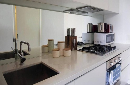 South Yarra Apartment | Stylish Studio Apartment in the Heart of South Yarra