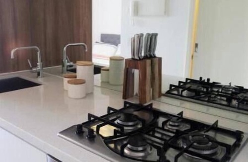 South Yarra Apartment | Stylish Studio Apartment in the Heart of South Yarra