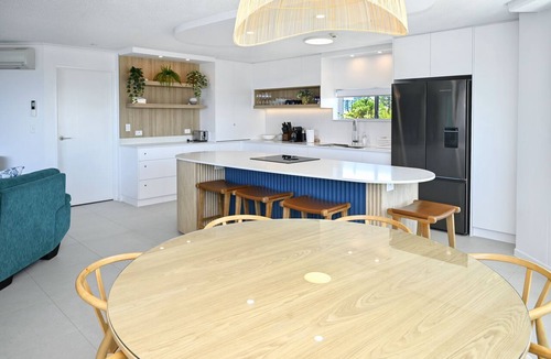 Maroochydore Apartment | Stylish Tasteful Maroochy Escape