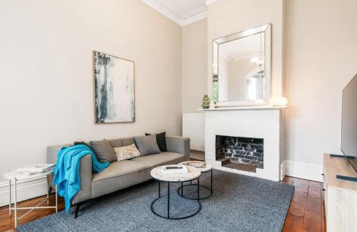 Albert Park Apartment | Stylish Victorian Terrace in Prime Albert Park