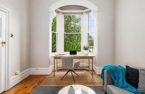 Albert Park Apartment | Stylish Victorian Terrace in Prime Albert Park