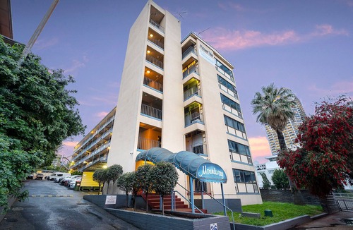 West Perth Apartment | Sugar cube In kings park walking distance to CBD