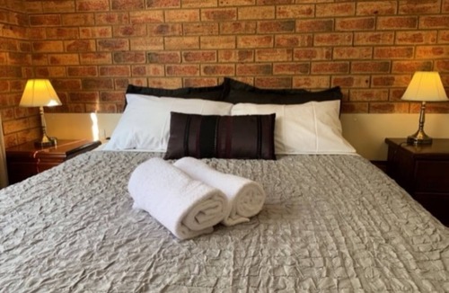 Broadford Hotel | Sugarloaf Motel