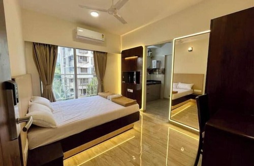 Kandivali East Hotel | Suite room with Kitchen at THE BNB STAY
