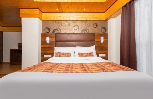 Darjeeling Hotel | Sumitel Queens Yard