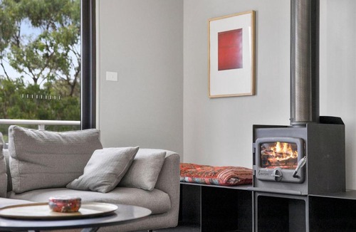 Lorne House | Summer By The Bay