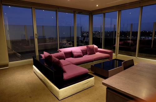 Essendon North Hotel | Summer Inn Holiday Apartments