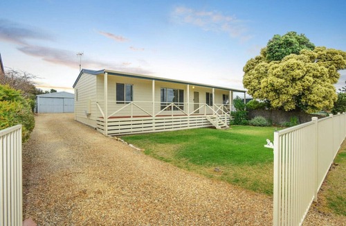 Middleton House | Summer Salt - 82 Padman Cres, Middleton