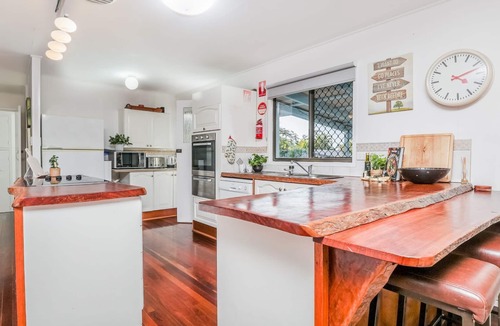 Agnes Water House | SUMMER SALT holiday house - town center, walk to the beach