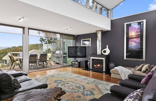 Lorne House | Summerhill Views