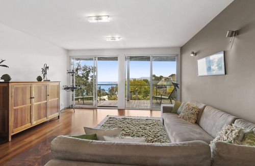 Lorne House | Summerhill Views - Views To Take Your Breath Away