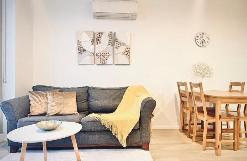 Maribyrnong Apartment | Summus 2BR2BA Maribyrnong wifi parkbalcony