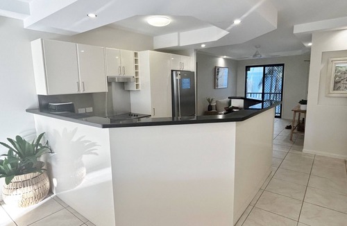Maroochydore Apartment | Sun And Sandy ~ Gorgeous Beach Front Location 2 Bedrooms, 2 Bathrooms, Sleeps 6