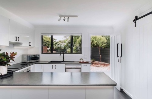 Terrigal House | “Sun Deck” – Stroll to Terrigal