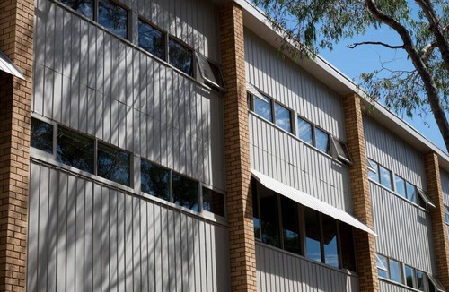 Campbell Apartment | Sun-filled APT | 2 mins to Legacy Park!