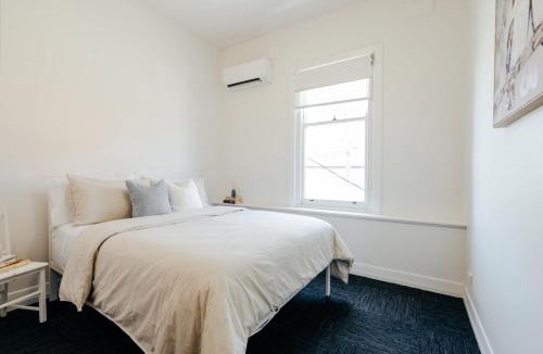 Brunswick North Apartment | Sun-Filled Art Deco Apartment Heart of Brunswick