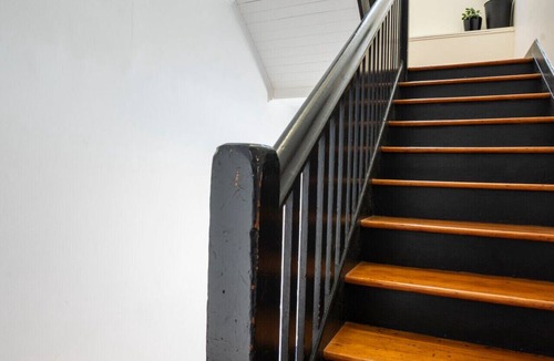 Brunswick North Apartment | Sun-Filled Art Deco Apartment | Heart of Brunswick