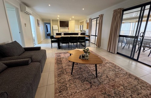 Whyalla Norrie Apartment | Sundowner Cabin and Tourist Park