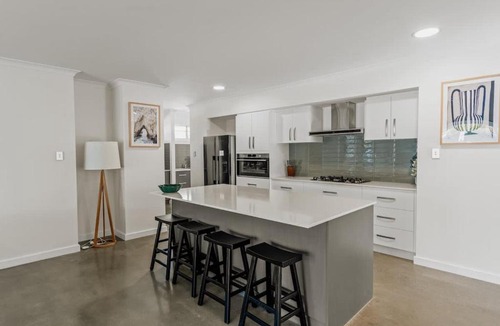Quindalup House | Sundrift - Sophisticated Beachside Retreat with Pool