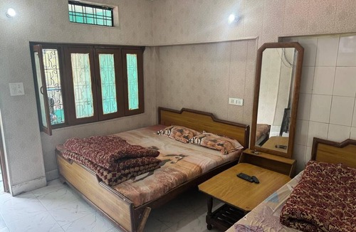 Gaurikund Hotel | Sunil Lodge