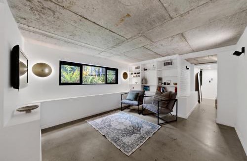 Cronulla Apartment | Sunlit 3-Bed Coastal Stay with Private Deck