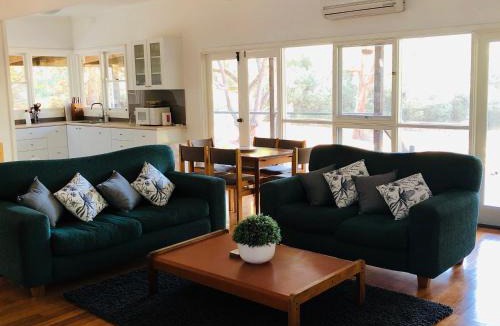 Taylor Bay House | Sunny Corner Lake Eildon