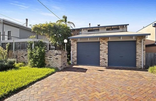 Tomakin House | Sunpatch at Tomakin | Absolute Beachfront & Pet Friendly