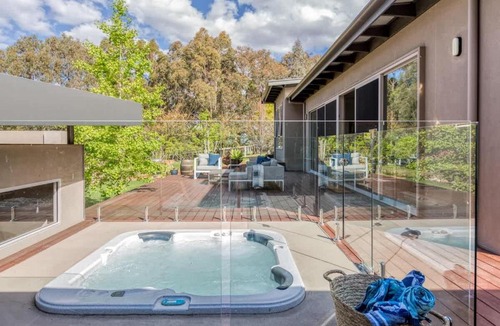Yallingup Siding House | Sunrise Tranquillity - Luxe Retreat with Heated Spa